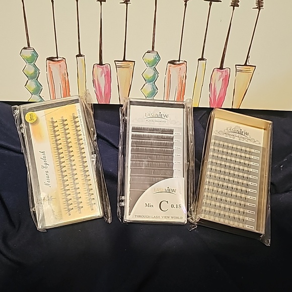 Lash Extension Bundle - Picture 6 of 6